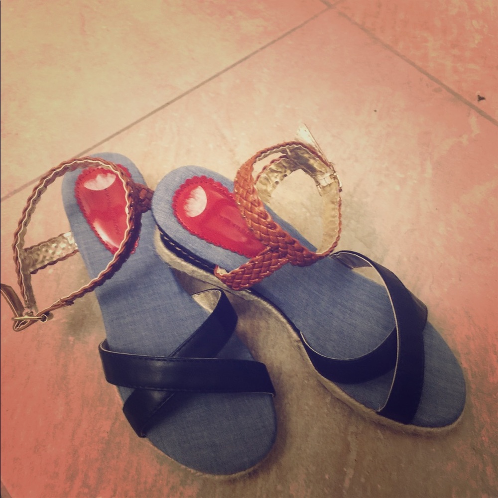 Tommy Hilfiger girl size 3 sandal